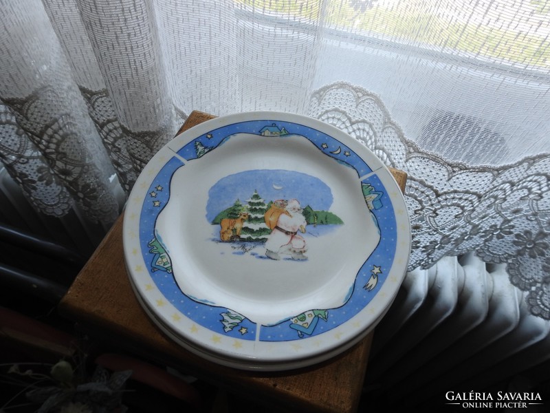 Götz - with Santa pattern - a pair of fairy tale pattern plates