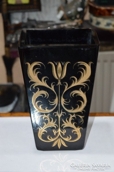 Aranyozott fekete üveg váza