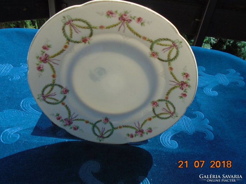 Girlandos szecessziós dombormintás tányér Ges.Geschützt Austria jelzéssel