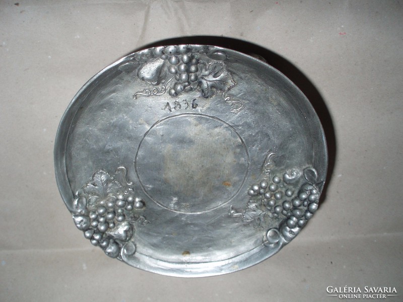 Antique zinn serving plate