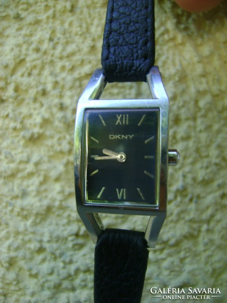Original dkny women's jewelry watch is beautiful. Cheap.