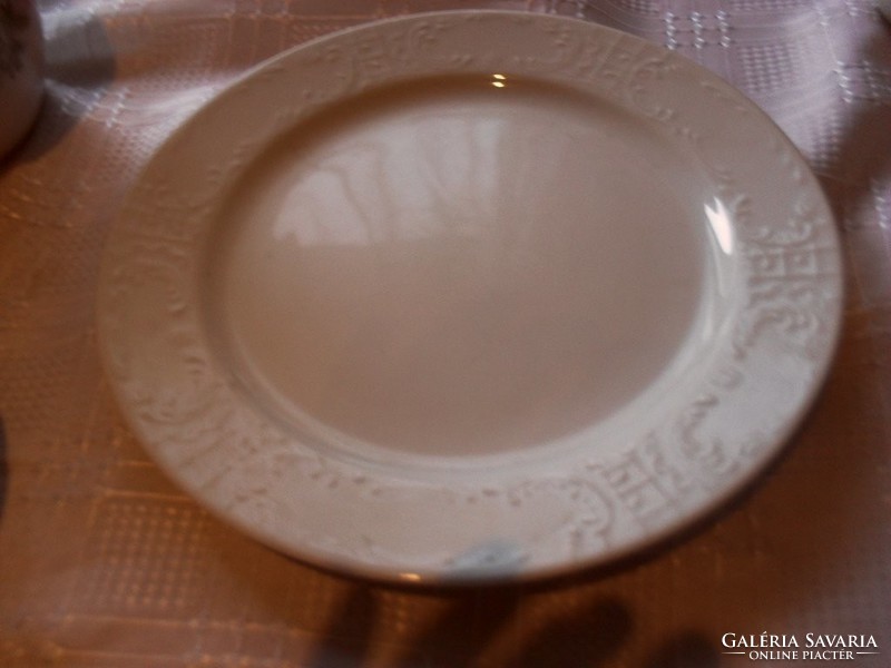 Nyomott mintás kínálós  tányér fehér