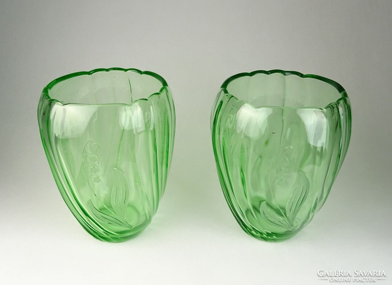 0R833 Art deco urán zöld francia üveg vázák 20 cm