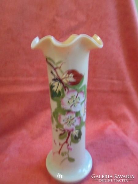 Fújt, szakított antik fodros szélű virágos üveg váza
