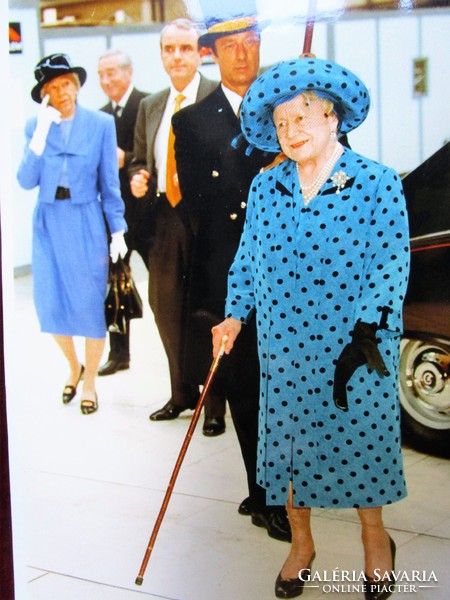 Queen Elizabeth Bowes Lyon of the United Kingdom II. Elizabeth's mother flagged picture sygma press photo london 1997
