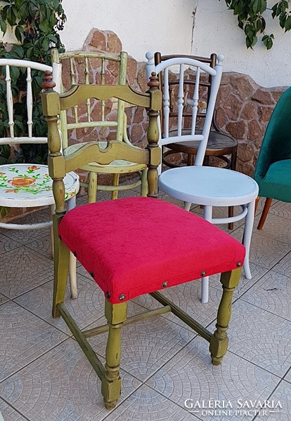 Provence vintage chair with red upholstery