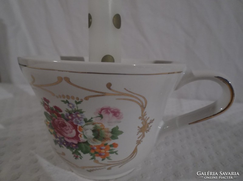 Candle holder - marked - cup-shaped - porcelain - gold-plated 12 x 10 x 7 cm - flawless