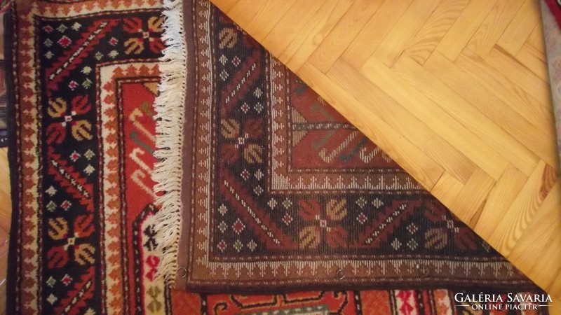 Kazak szőnyeg.