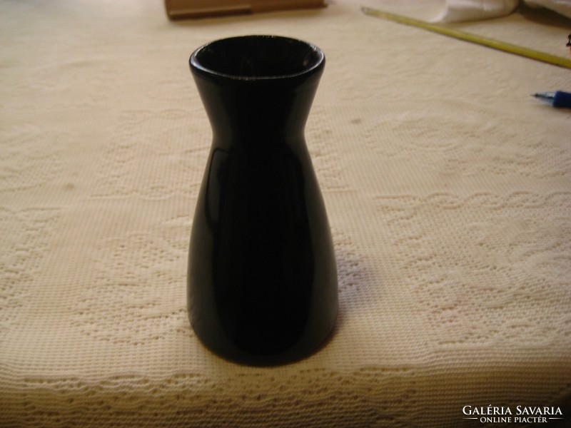 Ceramic vase 6 x 11 cm
