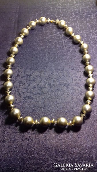 Ezüst színű nagy gyöngyszemekből álló retro nyaklánc 038