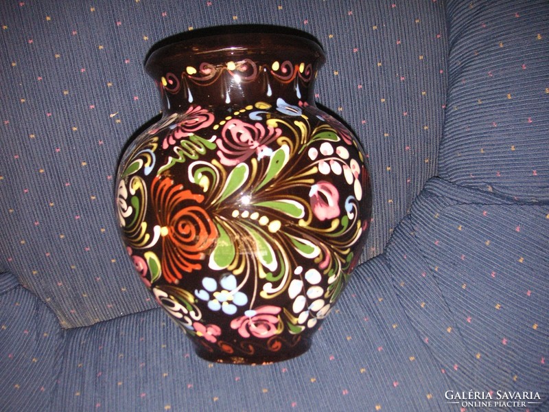 Hódmezővásárhelyi  váza  , 22 cm. szép állapotban