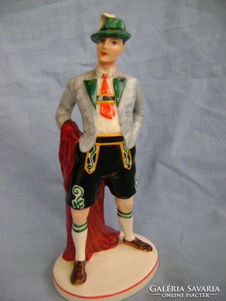 Turn of the century antique faience majolica in Dresden? Figure in showcase condition