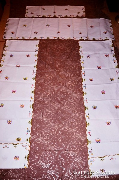 Victorian embroidered curtain with 2 drapery