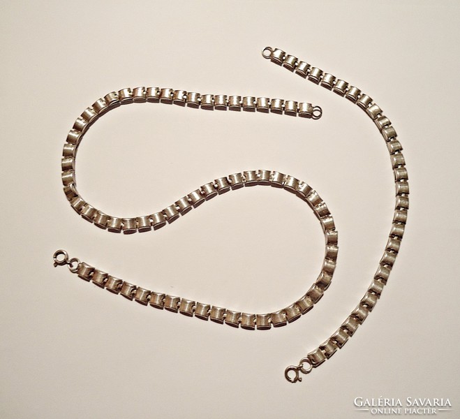 Silver necklace and bracelet set