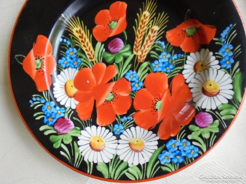 Kézzel festett jelzett mezei virágos fali tányér