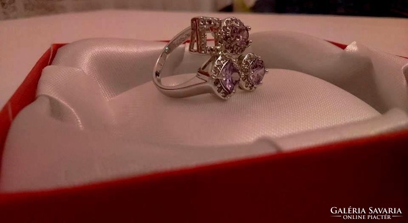 Káprázatos lila cirkon köves ezüst gyűrű