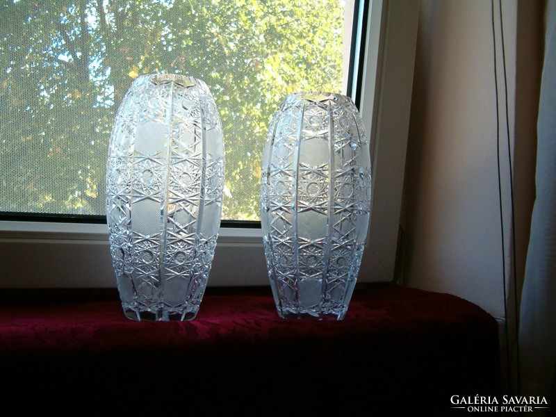 Antik ovál öblös ólomkristály váza pár