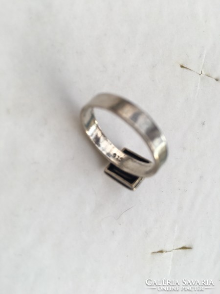 Silver ring set with garnet (silpada)