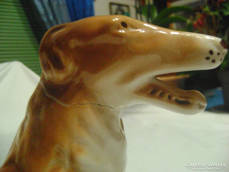 Antik porcelán kutya figura, nipp - sérült, javított