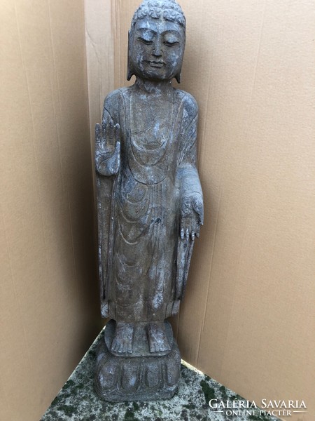 Vaskő buddha szobor