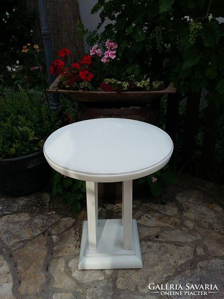 Provence stílusban festett szalon asztal