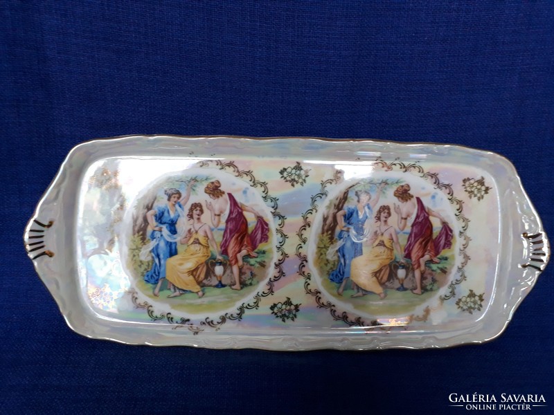 Czech porcelain offering, centerpiece