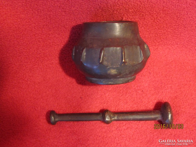 Spanish bronze mortar around 1480