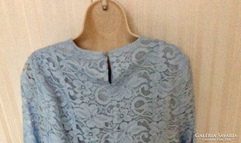 Beautiful beautiful blue lace tunic, lined, sellei gabi model in new condition, size 40.