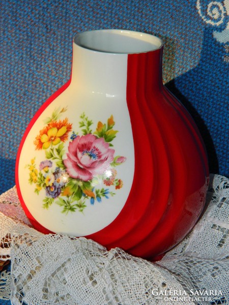 Neuerer virágos porcelán váza, piros