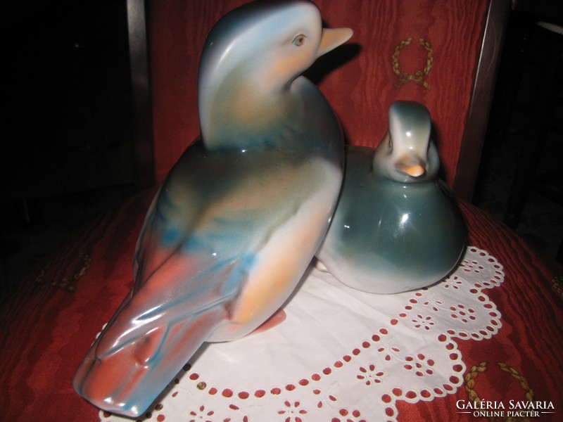 A pair of wild ducks from Raven House in good condition 30 x 20 cm