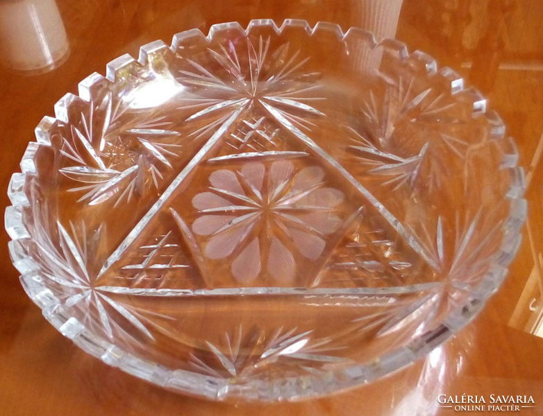 Crystal glass bowl, 22 cm in diameter