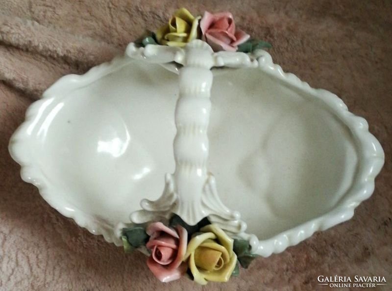 ENS porcelán virágos kosárka