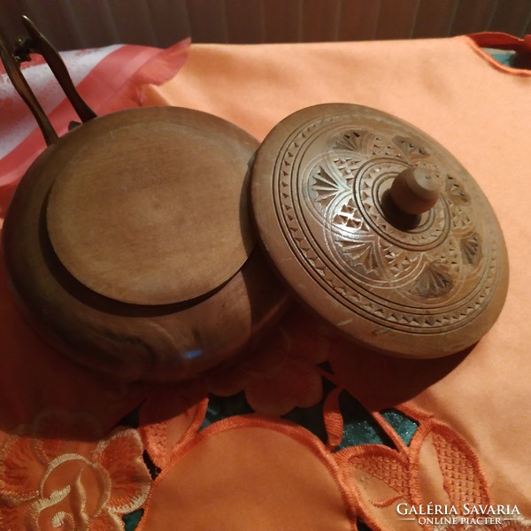 Decorated wooden tobacco holder or jewelry box round box