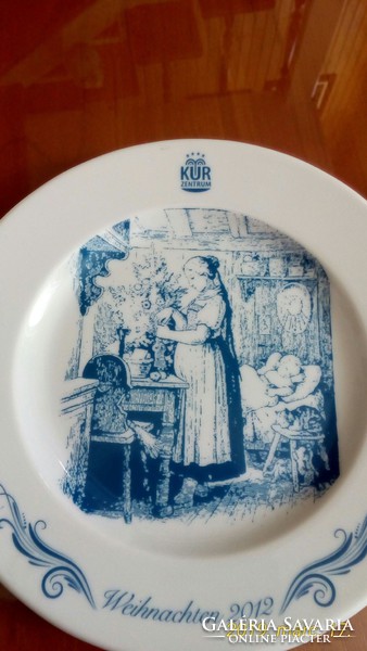 Porcelain commemorative plate