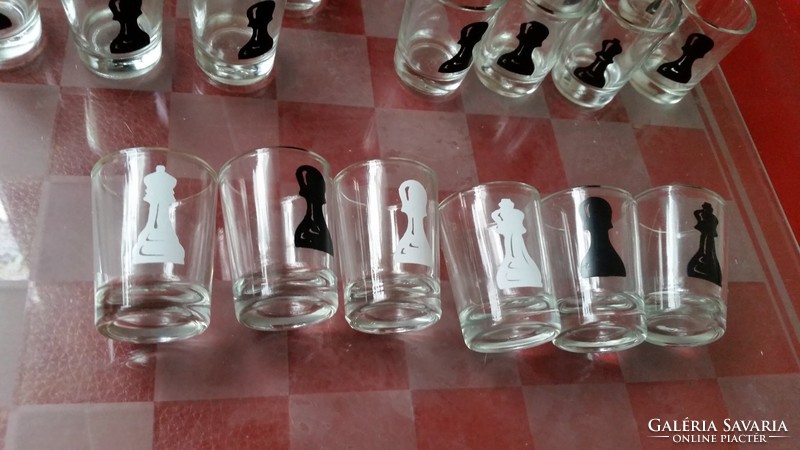 Retro üveg sakk eladó! Poharas sakk.
