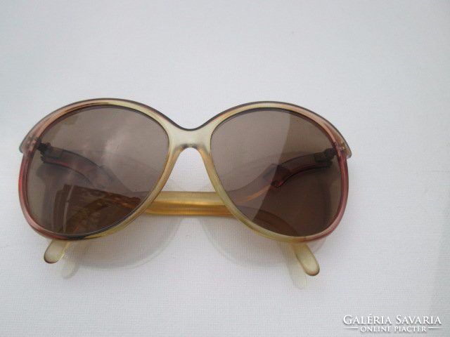 Retro desing women's glasses are really from the 50s and 60s