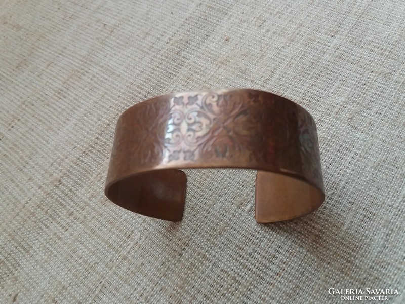 Retro handcrafted bronze bracelet