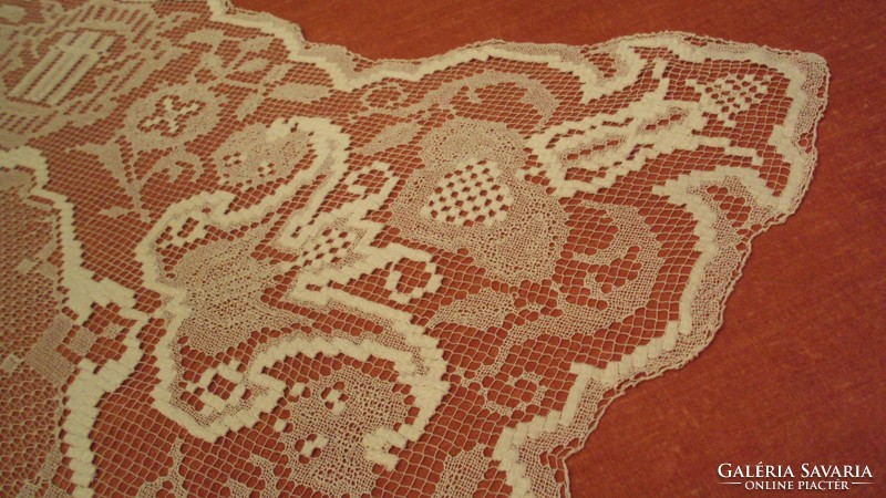 Old, large, good condition, netted table center table cloth, with a special pattern.