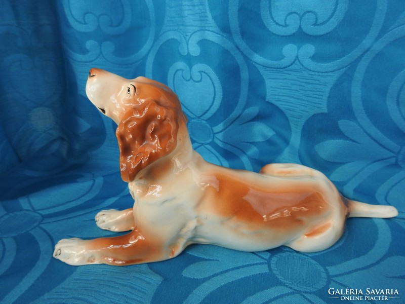 Large porcelain dog figure 35 cm * 11 cm * 17 cm