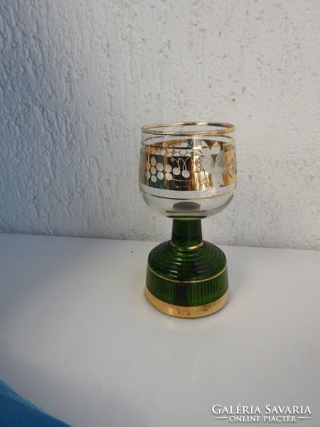 Arany és csiszolt szőlőmintás üveg kupa  zenegép szerkezettel - zenélő pohár