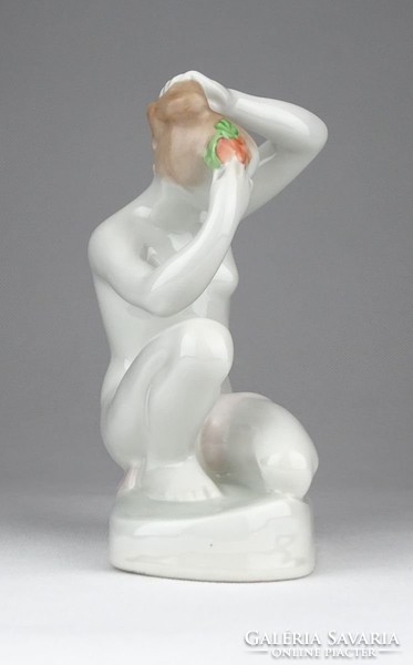 0X126 Régi Aquincum porcelán térdelő női akt