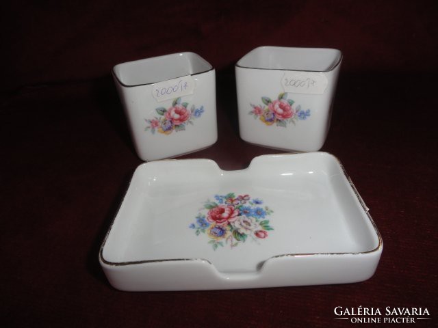 Hollóház porcelain ashtray ,. With floral pattern. He has!