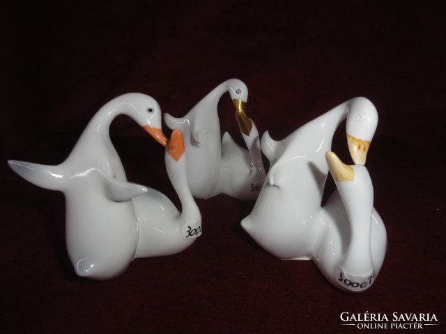 Hollóház porcelain, figural statue, pair of swans, 10 cm high. He has!