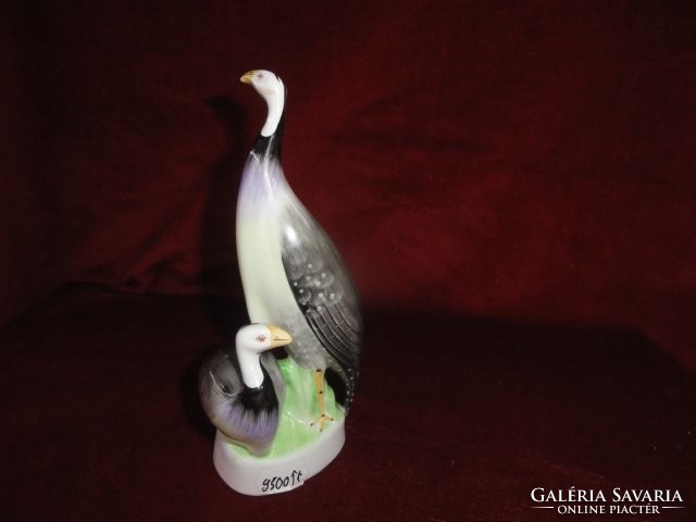 Hollóház porcelain, figural statue, pair of birds (guinea fowl), 19.5 cm high. He has!