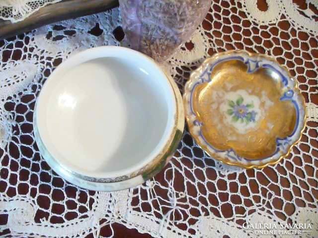 2 pieces of Viennese porcelain