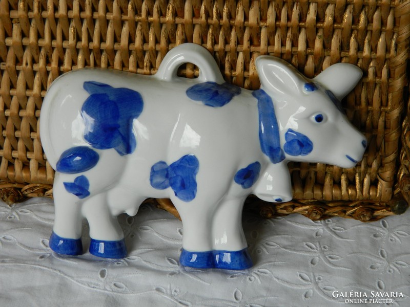 Porcelain cow, wall decoration