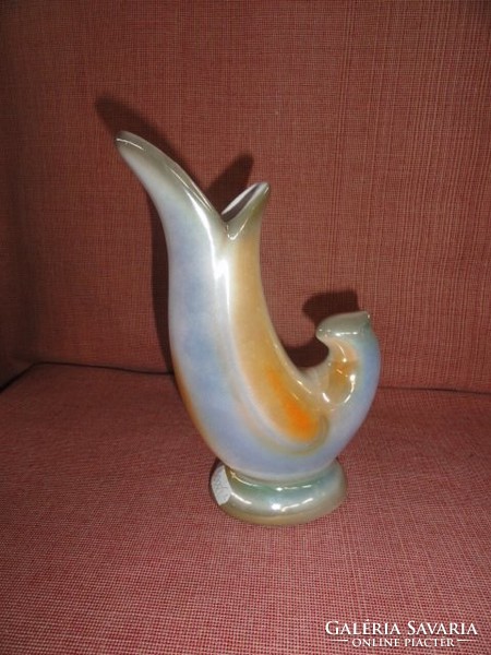 Craftsman porcelain, fish-shaped vase, 20 cm high. He has!