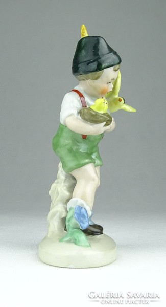 0T871 Fasold & Stauch porcelán fiú madarakkal
