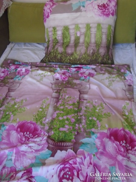 Pink, romantic bedding set.