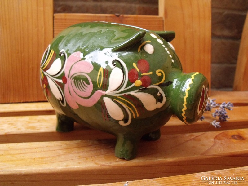 Ceramic pig from Hódmezővásárhely